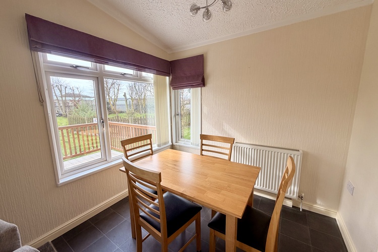 Advent Lodge Tarragon